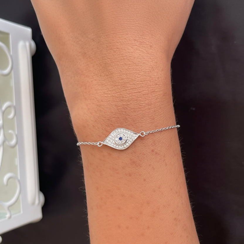 Blue eye silver bracelet
